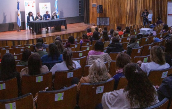 Experiencias. Todos destacaron el trabajo de los equipos que se dedican a la atención de la salud mental. 