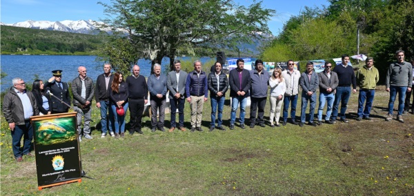 Naturaleza. Pescadores deportivos de todo el mundo se concentrarán en Chubut para disfrutar de los lagos, únicos en el mundo.