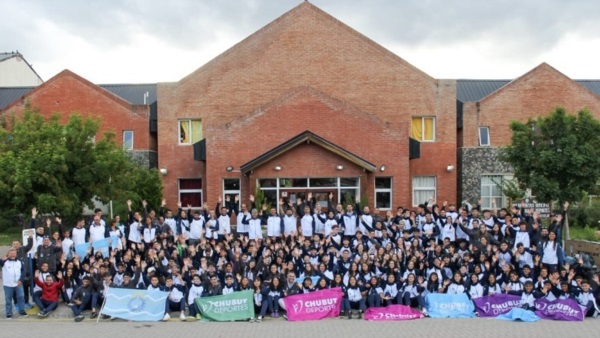 Desde el Polideportivo de Trevelin parte la delegación de Chubut rumbo a los XXIX Juegos de la Araucanía. (Foto: Chubut Deportes).