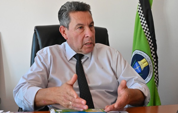 Preocupado. El jefe de la APSV, Néstor Siri, gestiona mejoras en un semáforo que causa muchos problemas. 