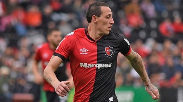 Llega con el pase en su poder después de acabar contrato con Newell's. Una vez superada la revisión médica, el defensor firmará contrato hasta diciembre de 2024.