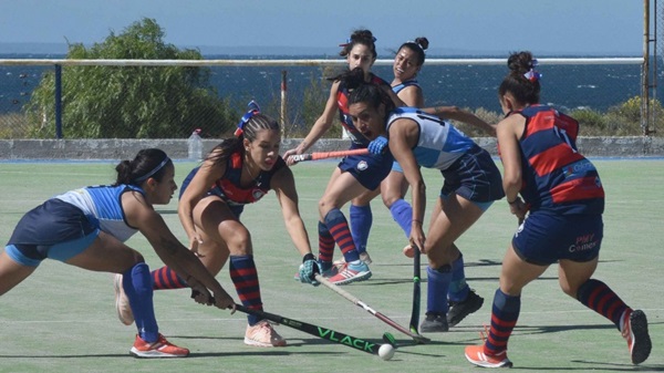 Puerto Madryn ganó por goleada y clasificó a la final. Foto: Juan José de Focattis. 