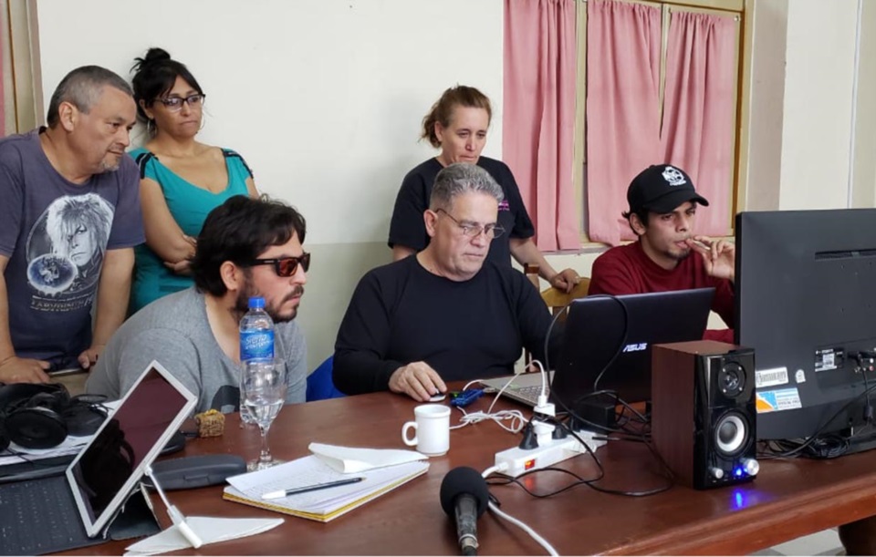 Curso. El Gobierno implementó otro apoyo para quienes hacen radio en el interior chubutense.