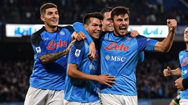 Diez victorias seguidas de Nápoli y terminan el año como líder del Calcio italiano.