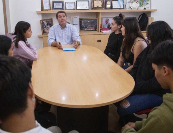 Biss, junto a los cursos ganadores del programa “Intercapital”.