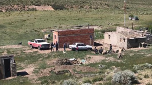 Un intenso allanamiento se realizó ayer en la zona de Gastre. Se devolvieron animales y secuestraron armas.