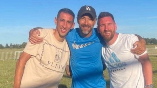 El Kily González recibió a Messi y Di María en Rosario luego de la histórica jornada de festejos en Buenos Aires. 