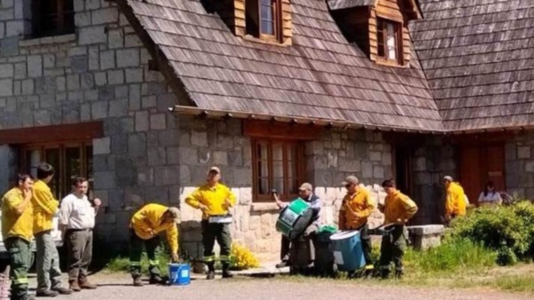 Bombos. Una postal del paro de los brigadistas, que esta vez reclaman por el pago de los viáticos. 