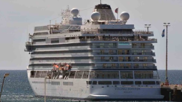 Gigante. Una postal que se repite en las aguas del Golfo con otro crucero que llega para alimentar el circuito económico y turístico de Madryn. 
