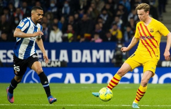 Partido frenético entre Espanyol y Barcelona que termina en empate gracias a un gol de Luuk de Jong en el último suspiro.