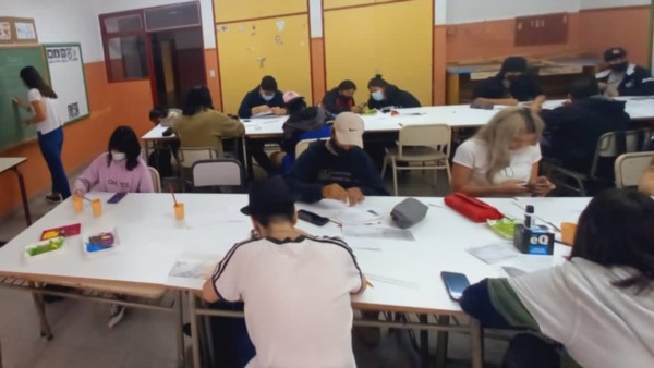 La ministra de Educación Florencia Perata destacó el buen inicio que se dio en las escuelas secundarias.