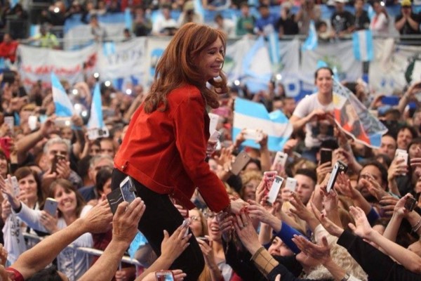 Nació un día como hoy, pero de 1953, en La Plata. Estudio derecho en la UNLP, donde conoció a Néstor Kirchner. Fue diputada nacional y senadora, y se convirtió en la primera mujer electa presidenta en