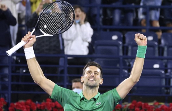 Djokovic hizo su retorno a las pistas de tenis tras más de 80 días sin competir derrotando al italiano Musetti.