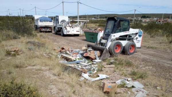 Ambiente. Los vecinos del barrio de Puerto Madryn pidieron al municipio que remueva los basurales. 