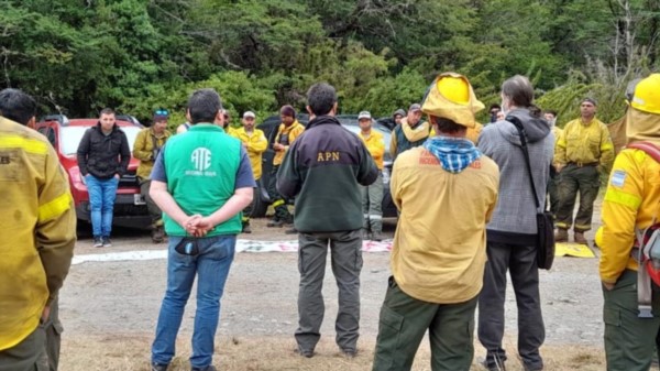 Los brigadistas de los parques nacionales hicieron una denuncia sobre el combate de incendios.
