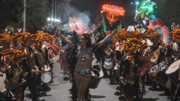 La esperada fiesta popular en el corazón del valle tuvo su primera jornada Continúa el sábado próxino.