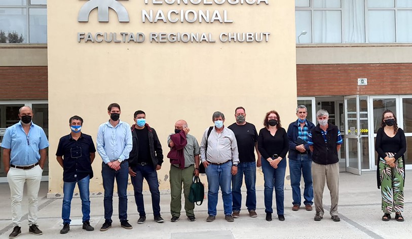 Los participantes en la presentación de la nueva tecnología.