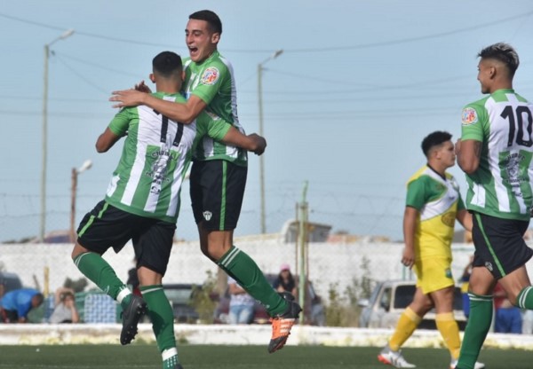 Germinal festejó a lo grande en terreno ajeno. Foto: Sergio Esparza).
