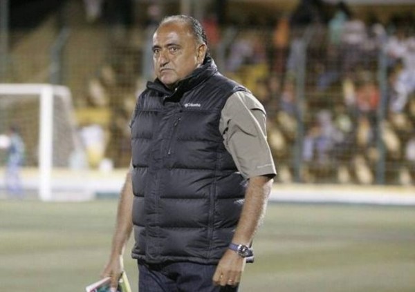 Pablo Centrone, que con 64 años vuelve a la Argentina para dirigir al Funebrero, de la primera nacional (ascenso), tras dirigir en el 2000 a Racing.