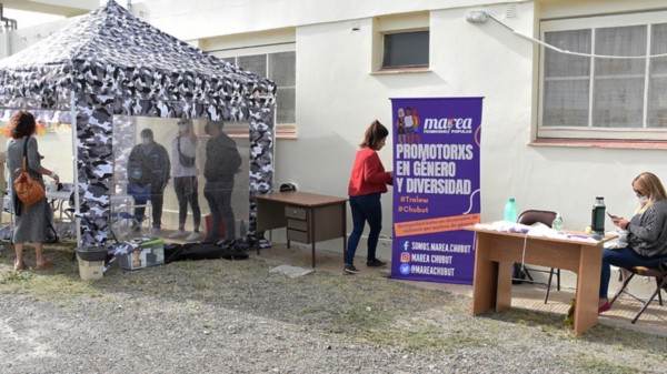Acceso. Una postal de la jornada que se realizó en Trelew en el marco del Día Internacional de la Mujer. 