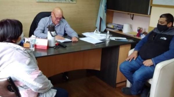 Los trabajadores municipales de Epuyén tendrán un 36% de aumento, el cual se pagará en tres etapas.