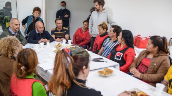 El intendente de Puerto Madryn recibió a los representantes de los movimientos sociales de la ciudad.