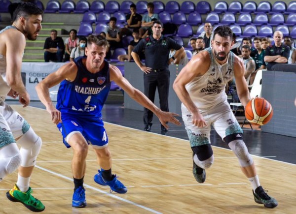 Victoria de Gimnasia de Comodoro en La Rioja ante Riachuelo 87-81. No se dan tregua los sureños y Peñarol por el segundo puesto.