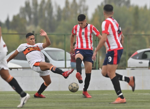 Gabriel Obredor, el autor de un gol de mitad de cancha en la fecha pasada del Apertura. Foto: Daniel Feldman.