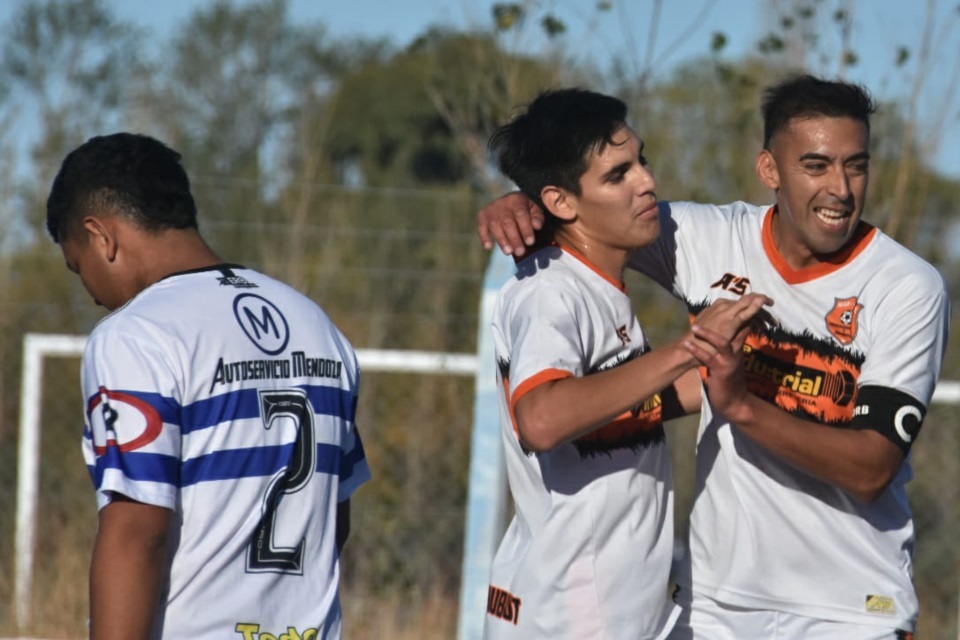 Darío Contreras hizo 2 de los 4 goles de Mar-Che. Foto: Sergio Esparza.