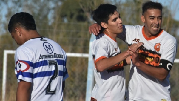 Darío Contreras hizo 2 de los 4 goles de Mar-Che. Foto: Sergio Esparza. 