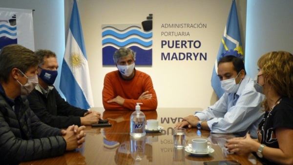 Enrique Calvo recibió a las autoridades del Parque Tecnológico.