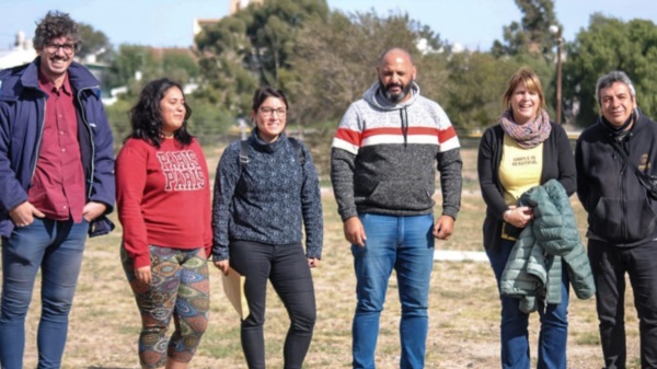 Se construirán baños adaptados para hombres y mujeres y un depósito, en la pista municipal de atletismo.