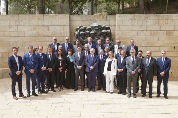La delegación argentina  rindió homenaje a las víctimas del Holocausto.