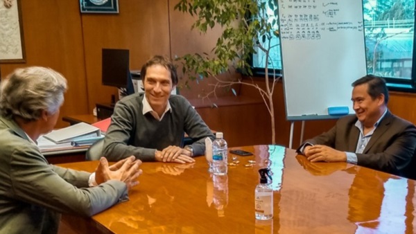 Enrique Calvo junto a Gustavo Aguilerra. Se abordaron nuevas obras.