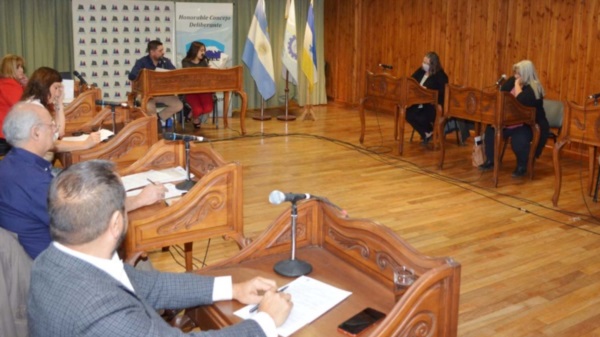 Sesión. En el parlamento la polémica por el alquiler no se apaga y la oposición pide resultados urgentes.