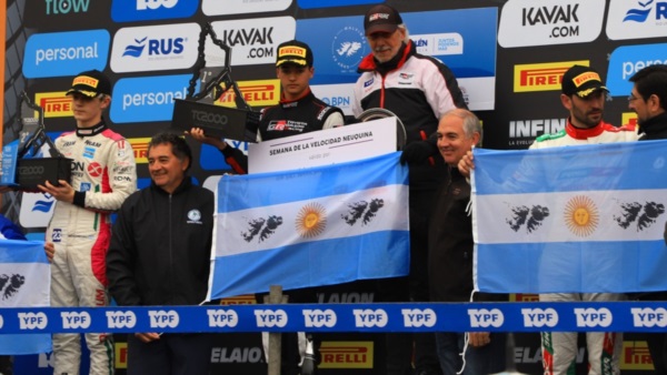 "Nacho" Montenegro (izquierda), fue segundo en la primera carrera del TC2000.