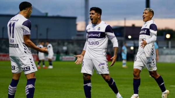 Con gol de Tarragona, el Lobo venció a la Topadora en Caseros para meterse en 16avos de final.
