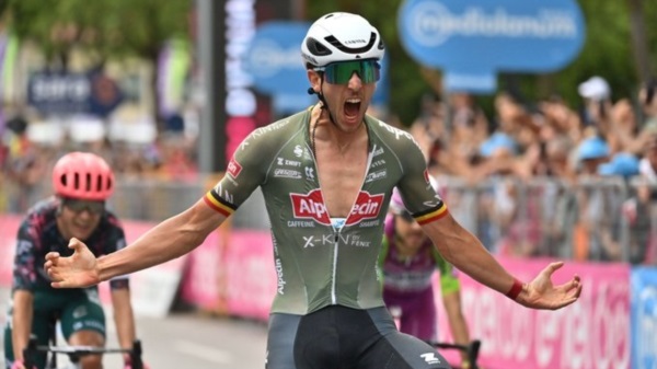 Dries de Bondt ganó en el sprint la etapa 18 del Giro de Italia.