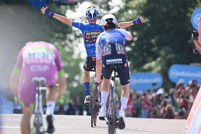 El neerlandés Koen Bouwman (Jumbo-Visma) se llevó la victoria en la Etapa 19.