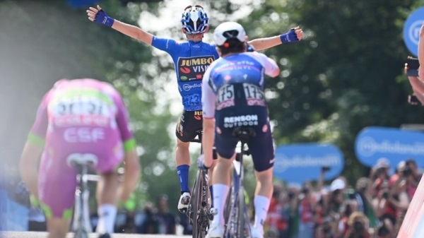 El neerlandés Koen Bouwman (Jumbo-Visma) se llevó la victoria en la Etapa 19.