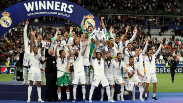 Real Madrid vuelve a adjudicarse la "Orejona", por décimo cuarta vez.