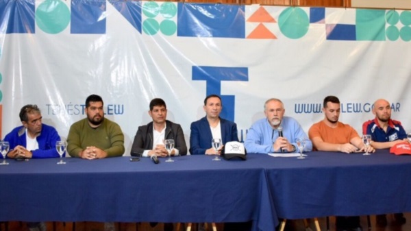 Autoridades municipales y del automovilismo provincial en la conferencia de prensa donde se presentó el Gran Premio del fin de semana.