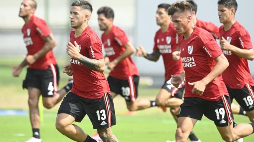 Con varias bajas y a la espera de más refuerzos, River comenzó su semana de trabajo.