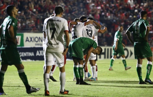 La Lepra avanza y ahora se viene Aldosivi.