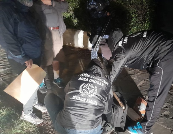 Seis dosis de marihuana fueron incautadas el martes por la Policía.