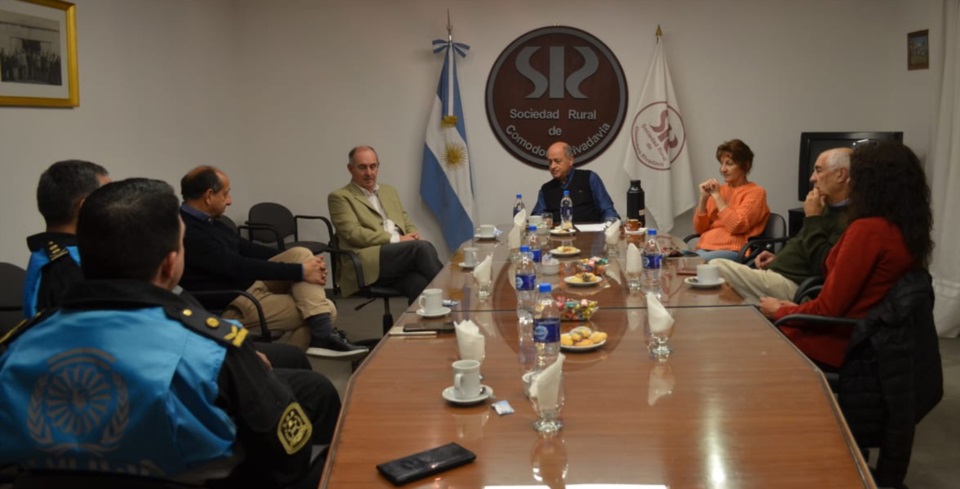 El ministro de seguridad Miguel Castro se reunió con dirigentes de la Sociedad Rural en Comodoro.