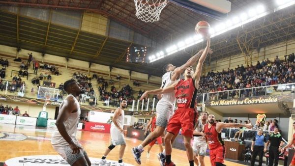 Abultada derrota del "mens sana" en el tercer juego y San Martín quedó "match point".