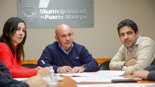 El intendente Sastre se reunió con los popes de la junta vecinal citada.