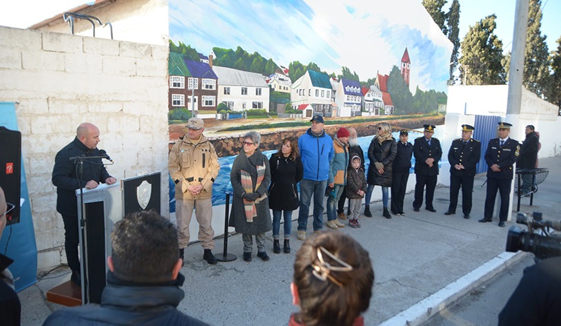 El intendente Gustavo Sastre participó de la inauguración del mural.