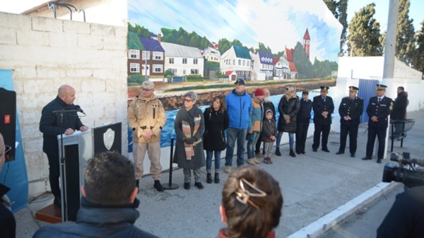 El intendente Gustavo Sastre participó de la inauguración del mural.